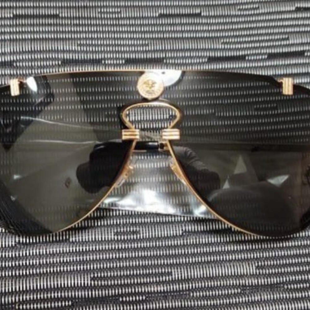 Versace sunglasses new with case . No tag Model 2243